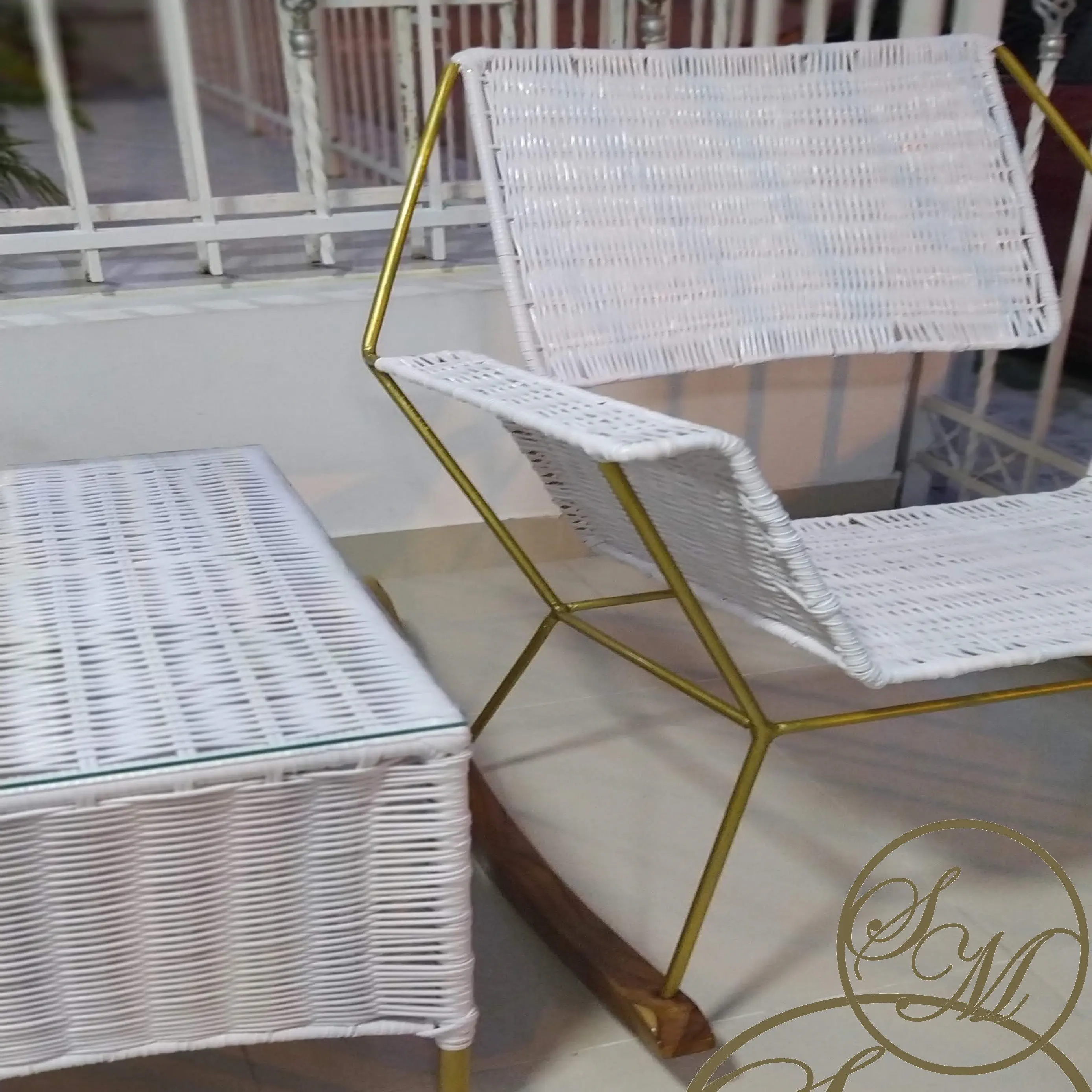 silla mecedora Destacada beige par jpg